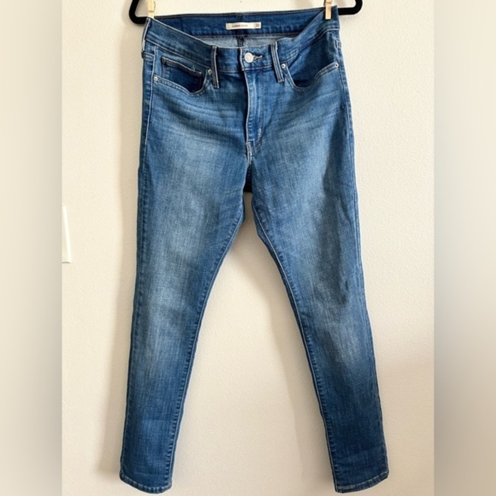 Levi’s size 30 slimming skinny jeans